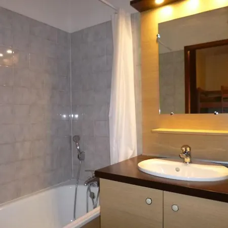 Confortable Avec Balcon Est, Parking Et Wifi - Fr-1-512-250 Apartment *